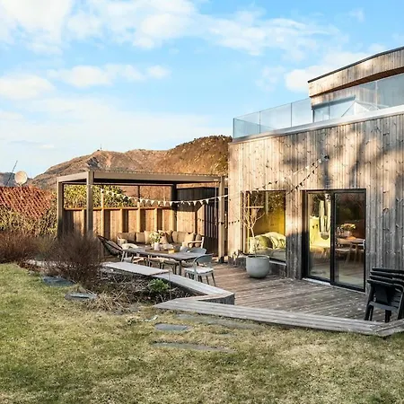In The Hollywood Hills Of With Breathtaking Views Villa Bergen