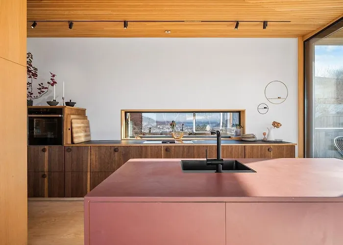 Вилла In The Hollywood Hills Of With Breathtaking Views Берген