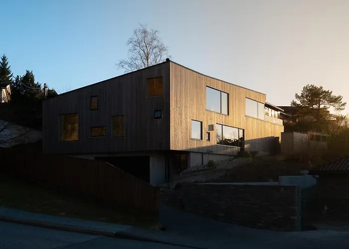 In The Hollywood Hills Of With Breathtaking Views Вилла Берген