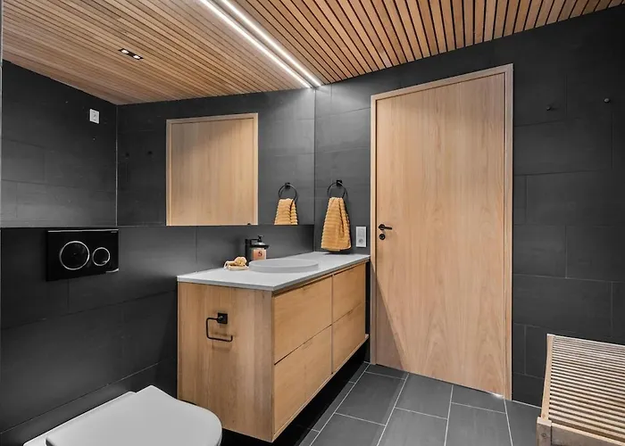 In The Hollywood Hills Of With Breathtaking Views * Берген