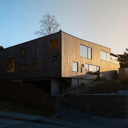 In The Hollywood Hills Of With Breathtaking Views Vila Bergen