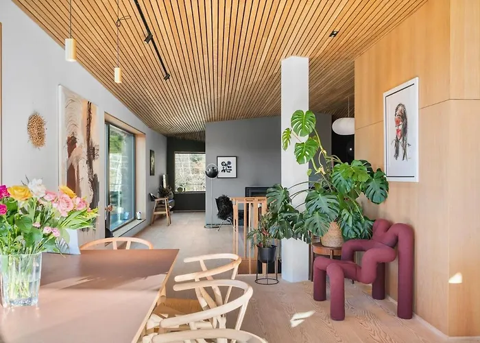 In The Hollywood Hills Of With Breathtaking Views * Bergen