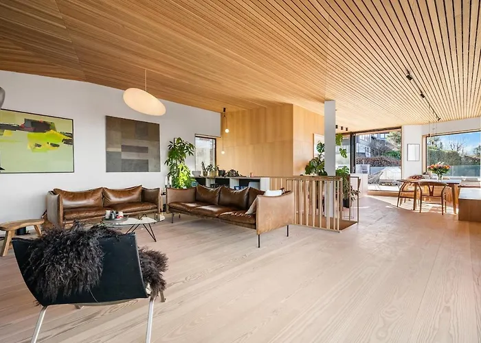 Vila In The Hollywood Hills Of With Breathtaking Views Bergen