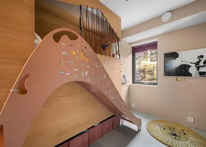 In The Hollywood Hills Of With Breathtaking Views Vila Bergen