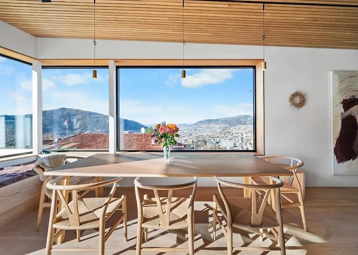 Vila In The Hollywood Hills Of With Breathtaking Views