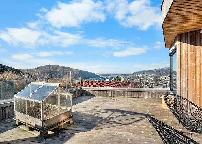 In The Hollywood Hills Of With Breathtaking Views Vila Bergen