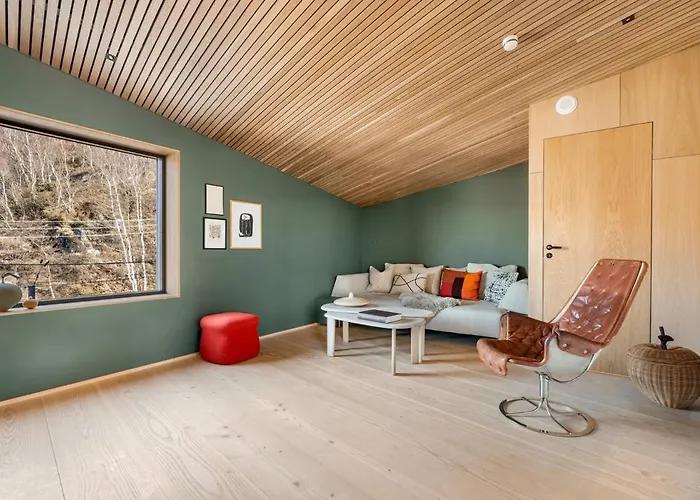 In The Hollywood Hills Of With Breathtaking Views Vila